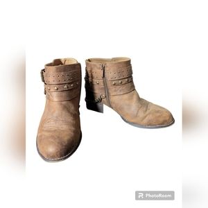 Brown heeled bootie only worn once